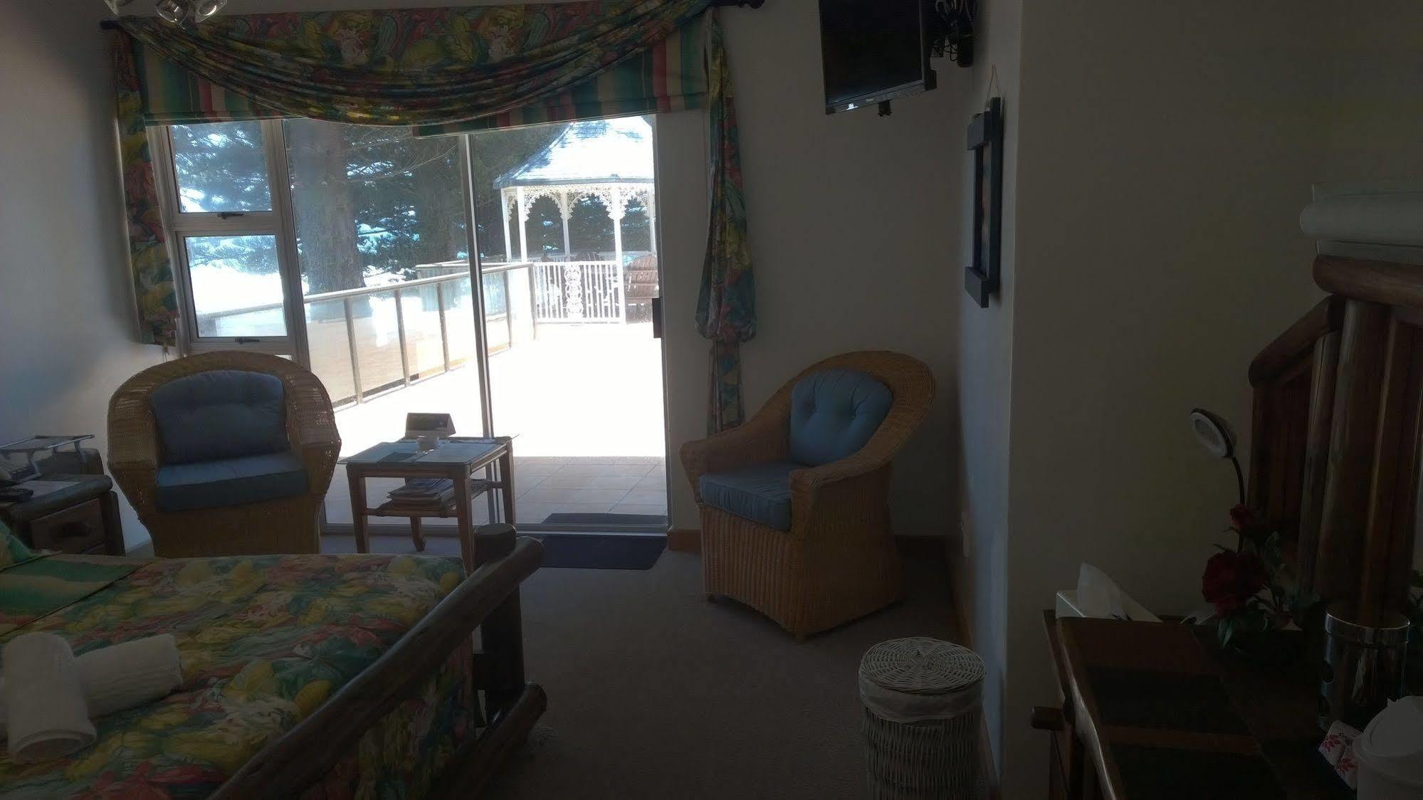 Kini Bay Sea Otters Lodge מראה חיצוני תמונה
